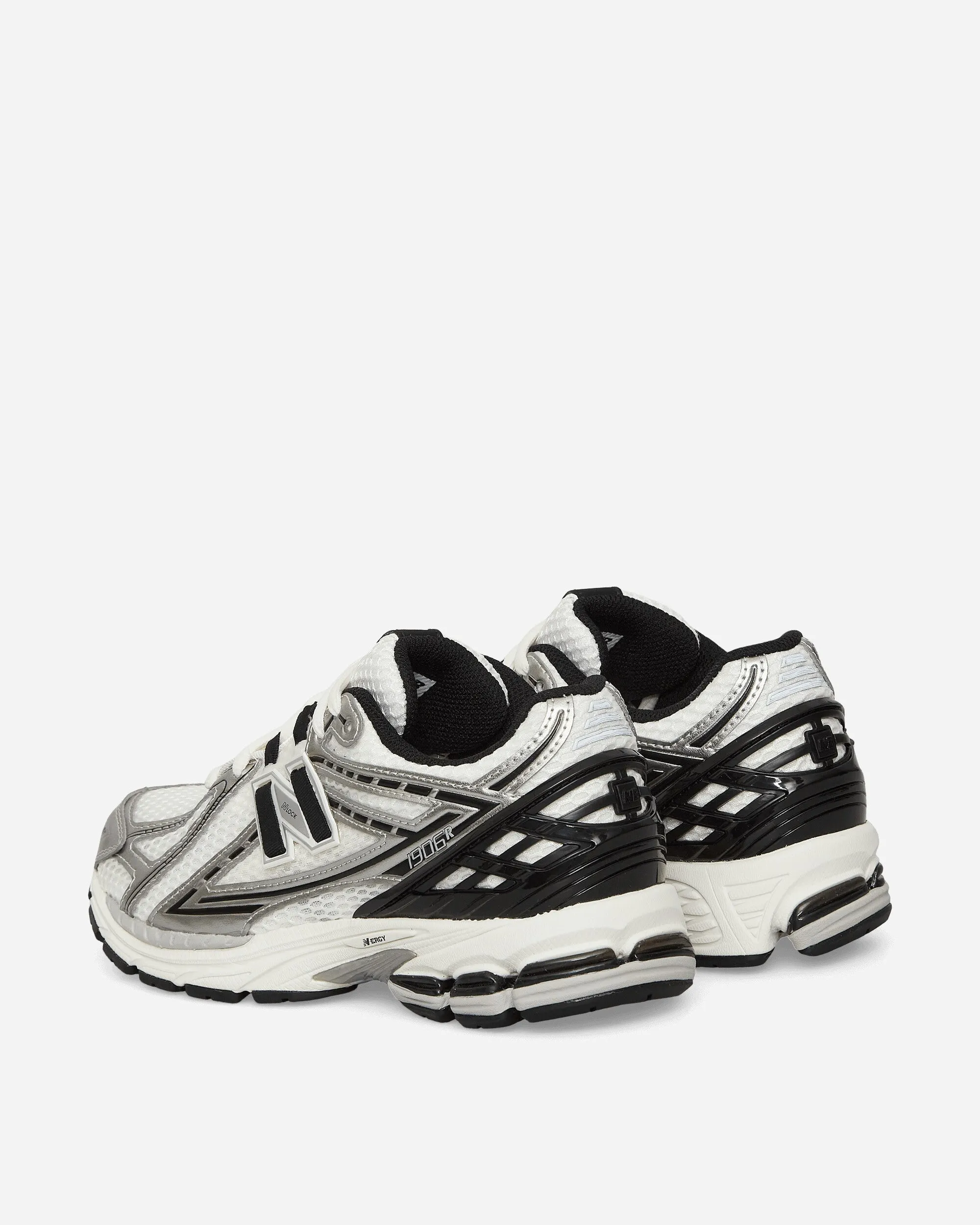 1906R Sneakers Silber Metallic / Schwarz / Meersalz