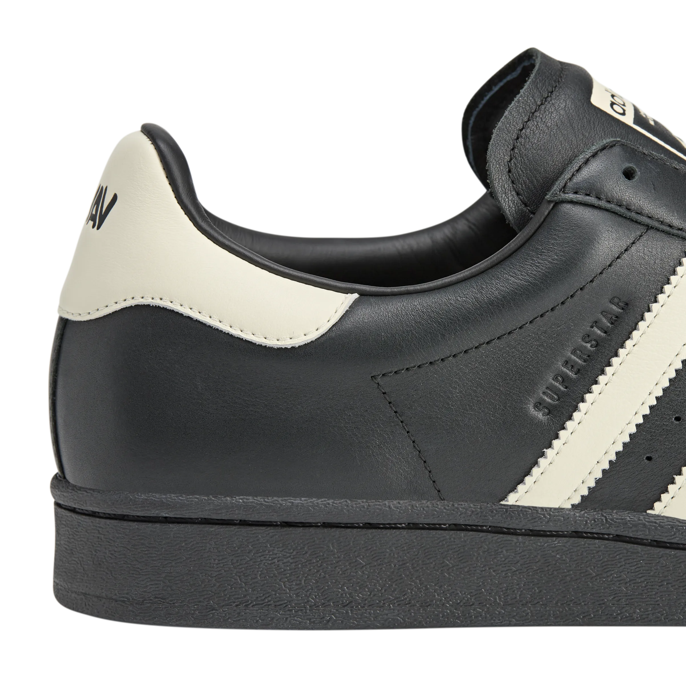   Avavav Superfinger Superstar ‚Core Black Cream‘