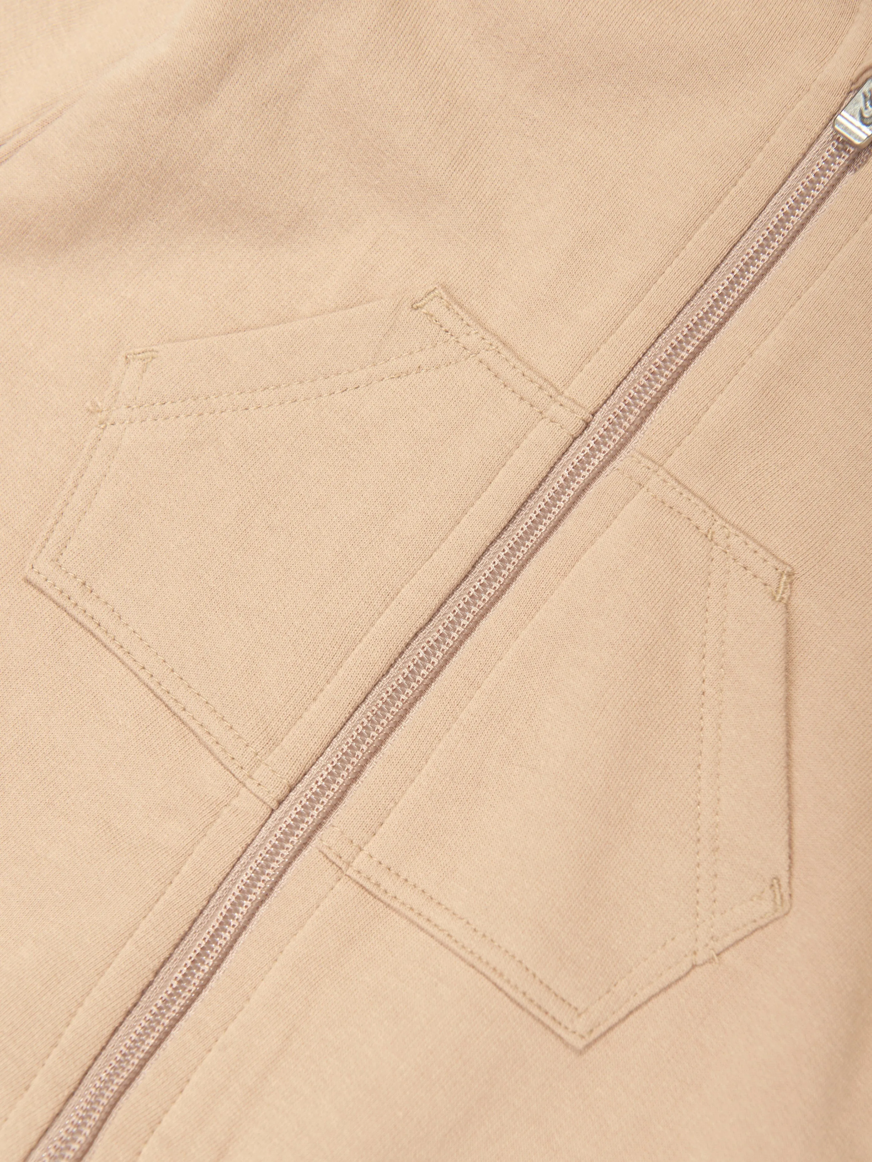 Baby Essentials Kapuzen-Overall in Beige