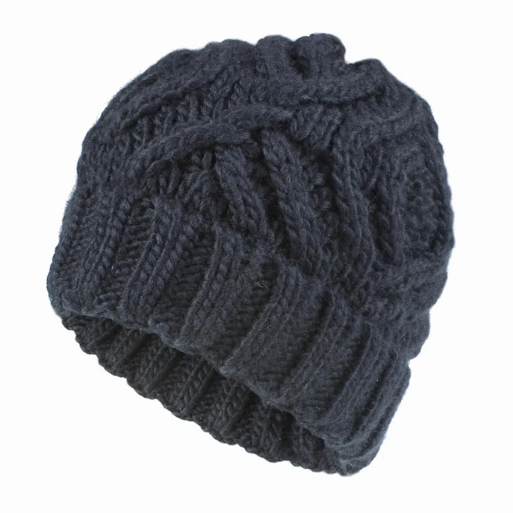 Bonnet Femme en tricot torsad - GoldenCharm