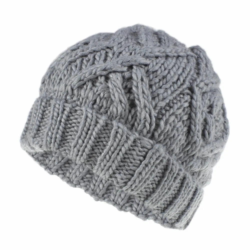 Bonnet Femme en tricot torsad - GoldenCharm