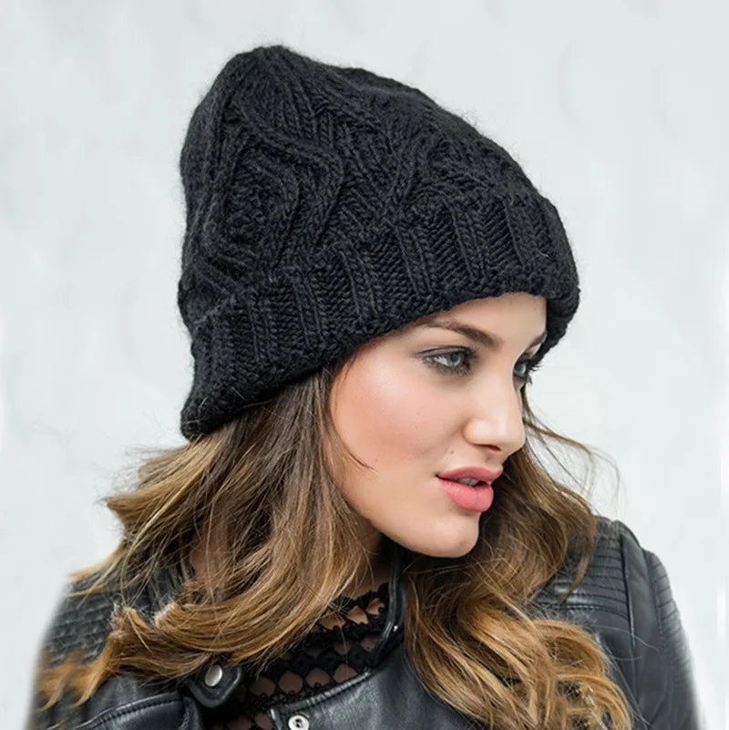 Bonnet Femme en tricot torsad - GoldenCharm