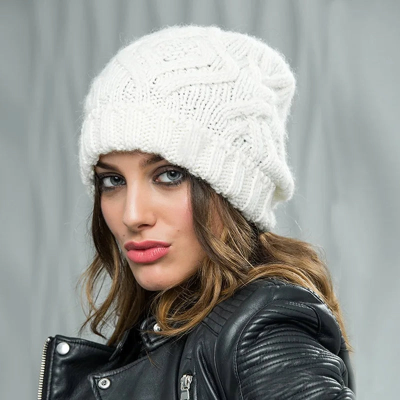 Bonnet Femme en tricot torsad - GoldenCharm