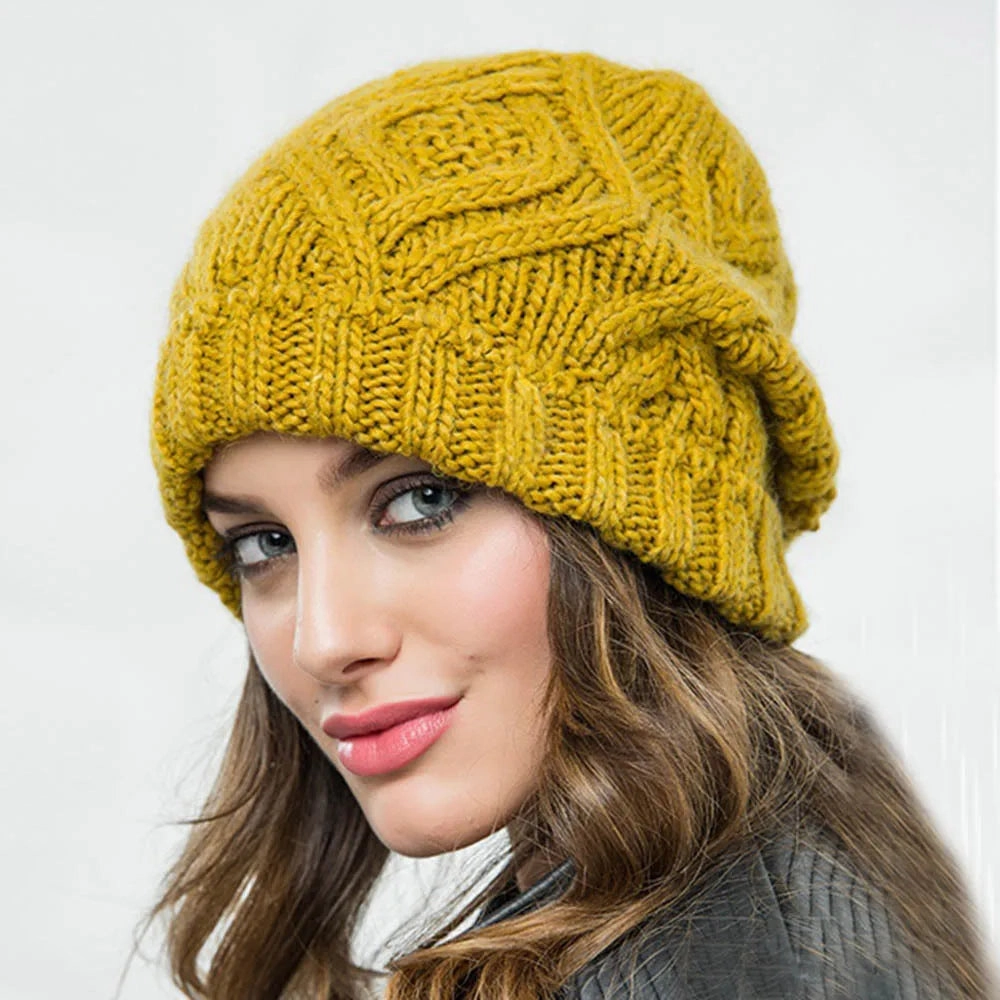 Bonnet Femme en tricot torsad - GoldenCharm