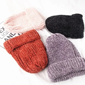 Bonnet Femme en velours c?tel doux - VelvyWarm winter-knitted-hat