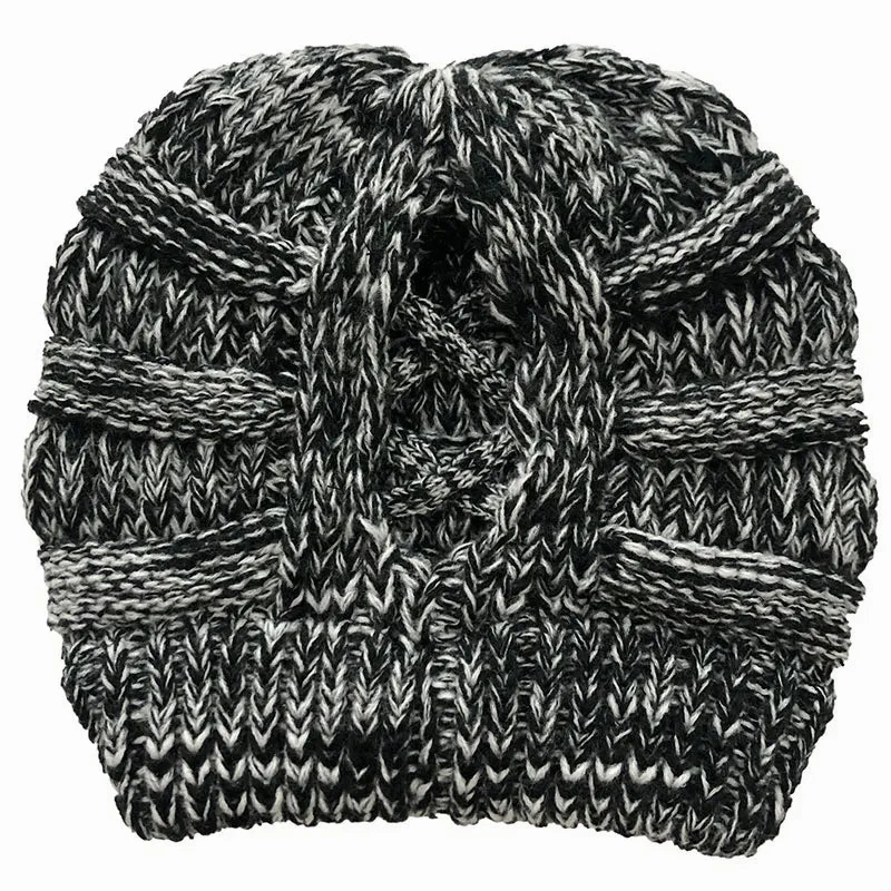 Bonnet Femme Hiver avec Ouverture pour Queue de Cheval - Pony