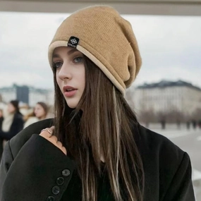Bonnet Femme long en laine - Frosty winter-knitted-hat