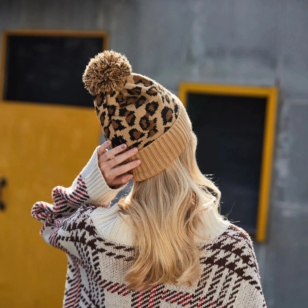 Bonnet Femme Lopard avec Pompon - WildPom