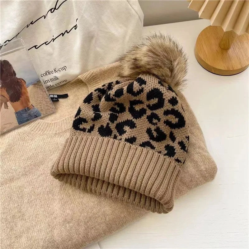 Bonnet Femme Lopard avec Pompon Douillet C Cheelyah