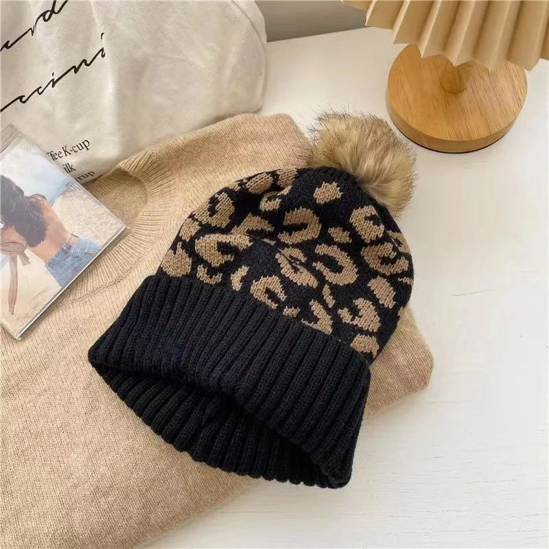 Bonnet Femme Lopard avec Pompon Douillet C Cheelyah