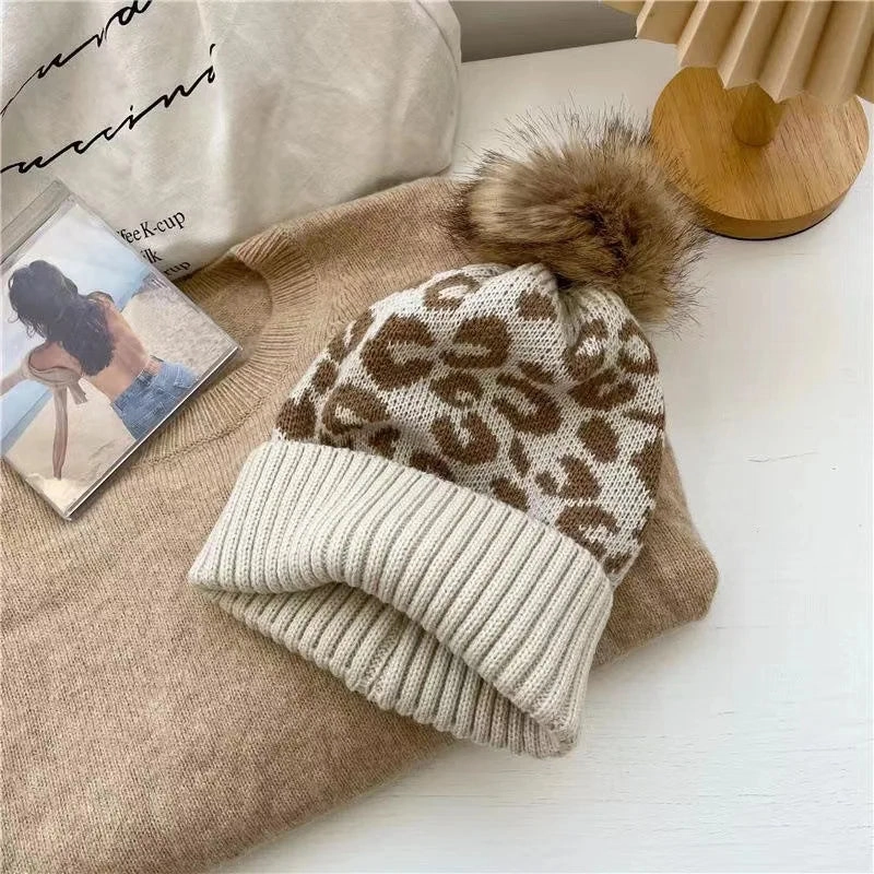 Bonnet Femme Lopard avec Pompon Douillet C Cheelyah