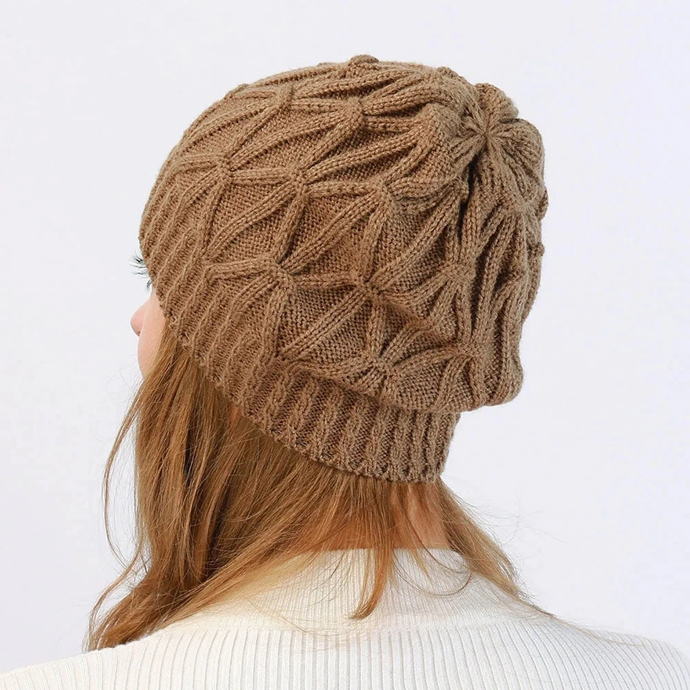 Bonnet Femme Matire Douce avec Dtails en Relief C Sculpt