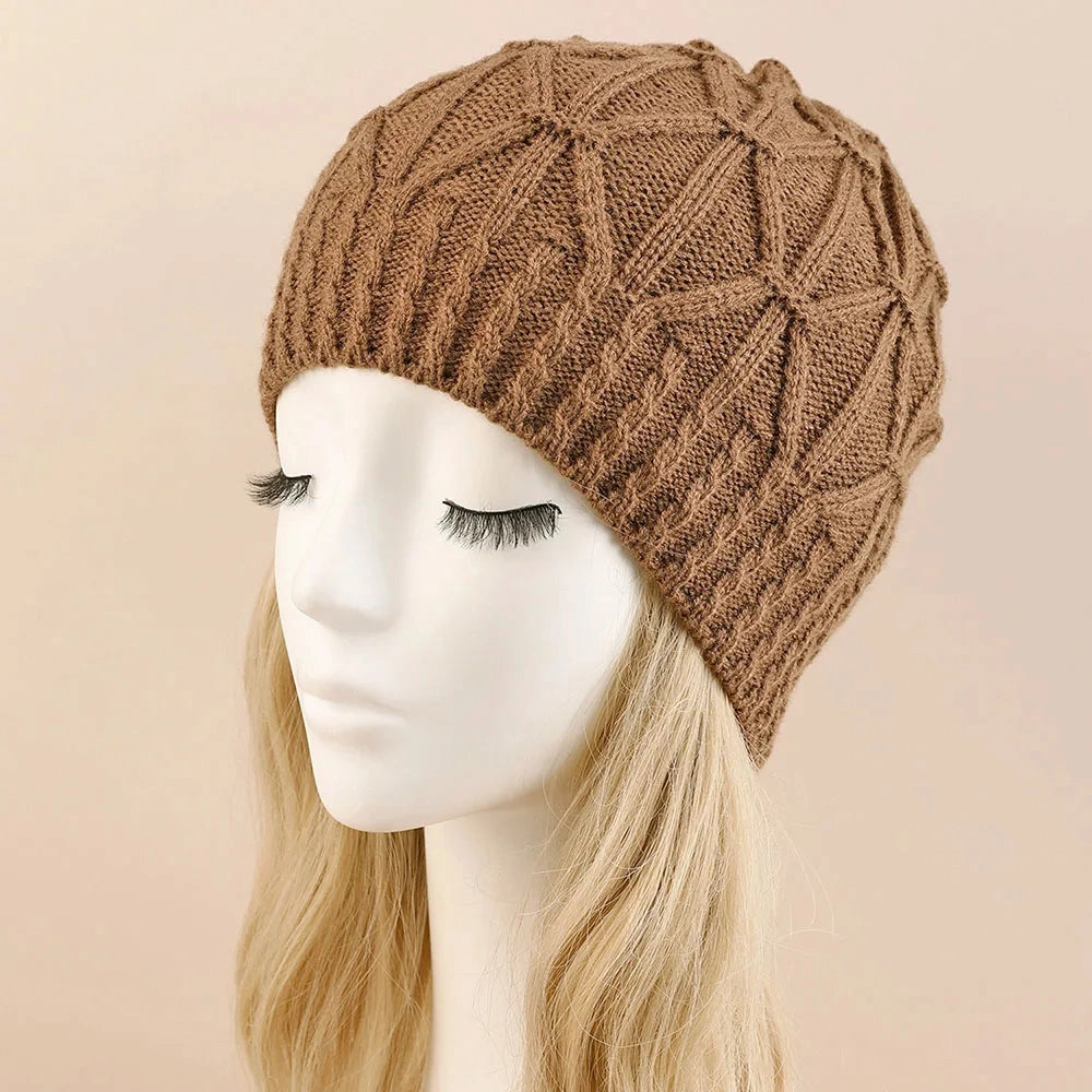 Bonnet Femme Matire Douce avec Dtails en Relief C Sculpt