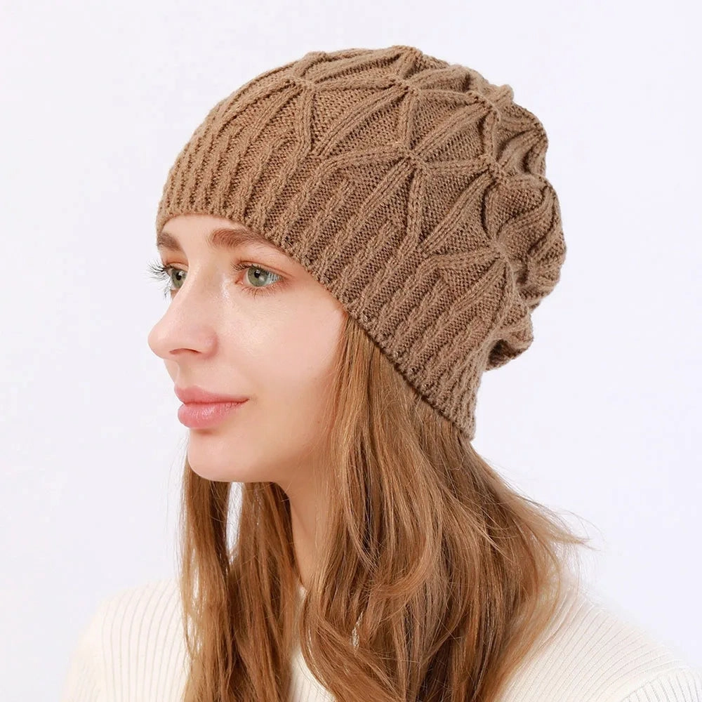 Bonnet Femme Matire Douce avec Dtails en Relief C Sculpt