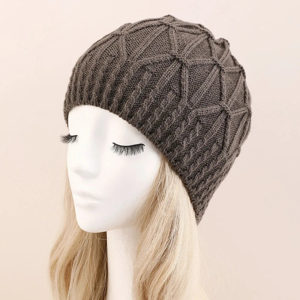 Bonnet Femme Matire Douce avec Dtails en Relief C Sculpt
