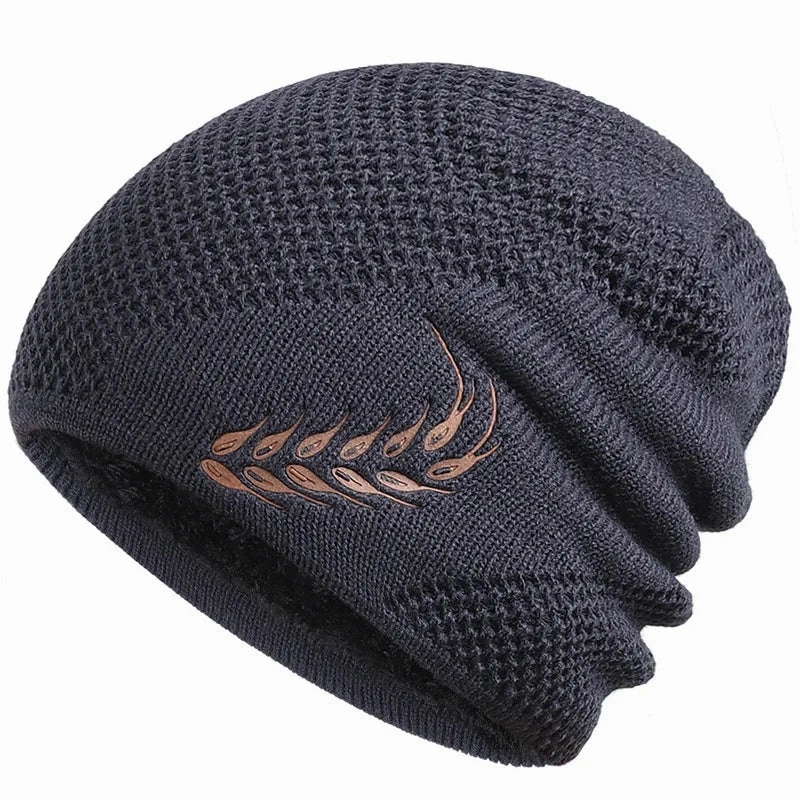 Bonnet Long en Maille avec Broderie Feuille - LeafyWarm winter-knitted-hat