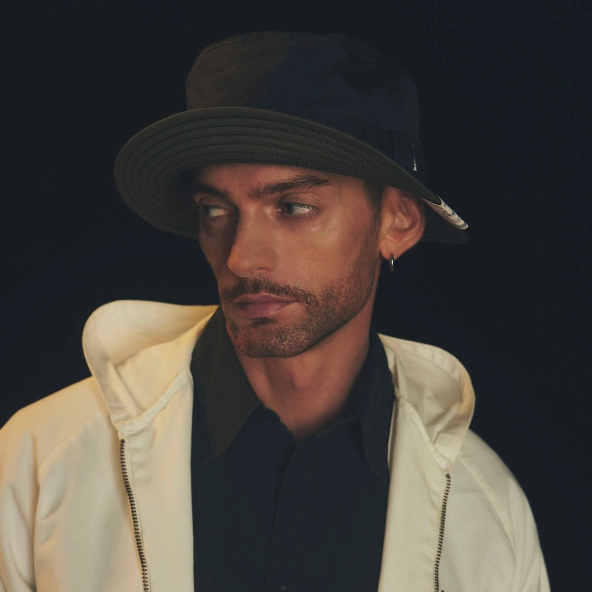 BUCKET HAT