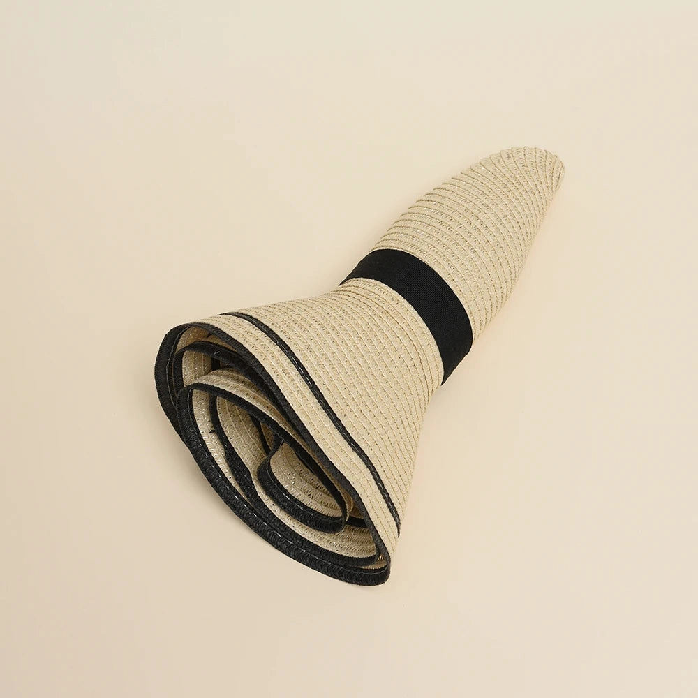 Chapeau de Paille - ChicChroma