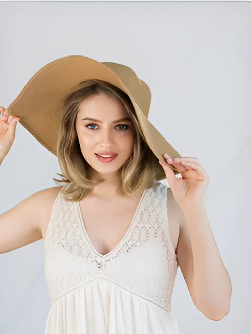 Chapeau de Paille - GoldenGaze