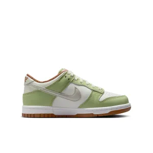 Nike Dunk Low Grundschule Segel/hell Knochenweiß-Oliver Aura HV6001-101