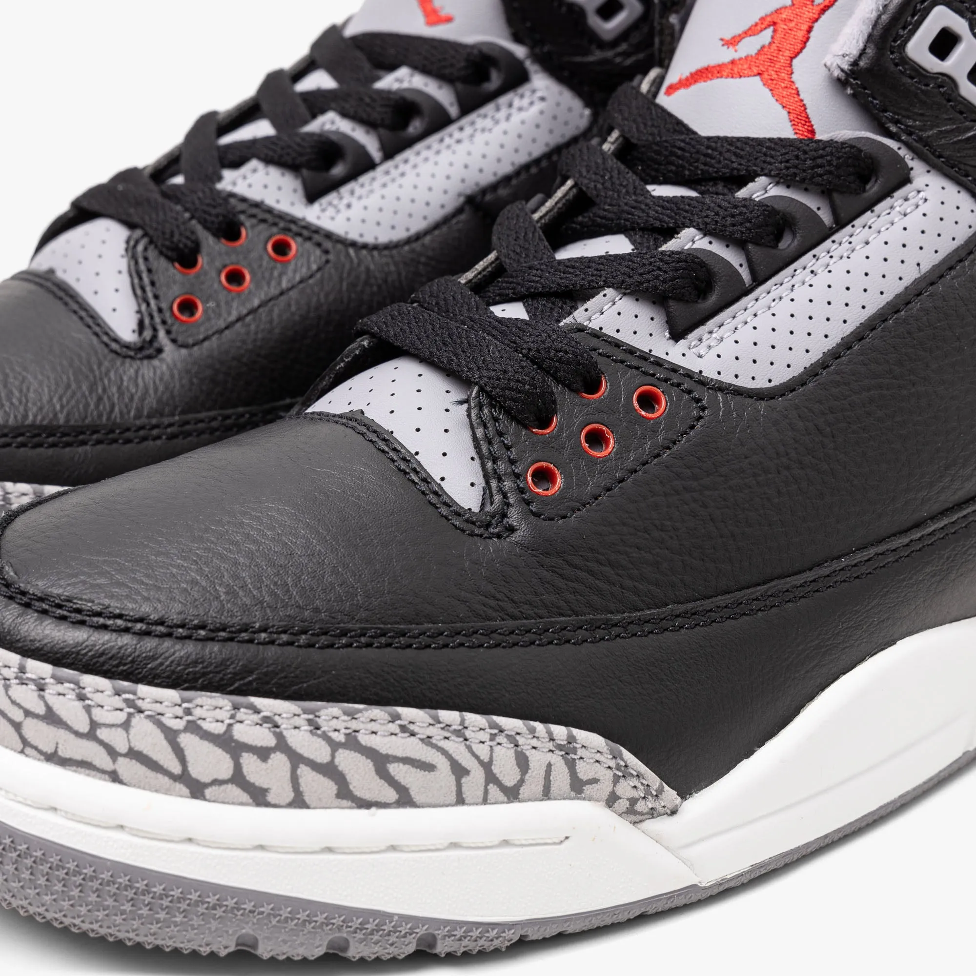 Jordan 3 Retro Schwarz / Feuerrot - Zementgrau