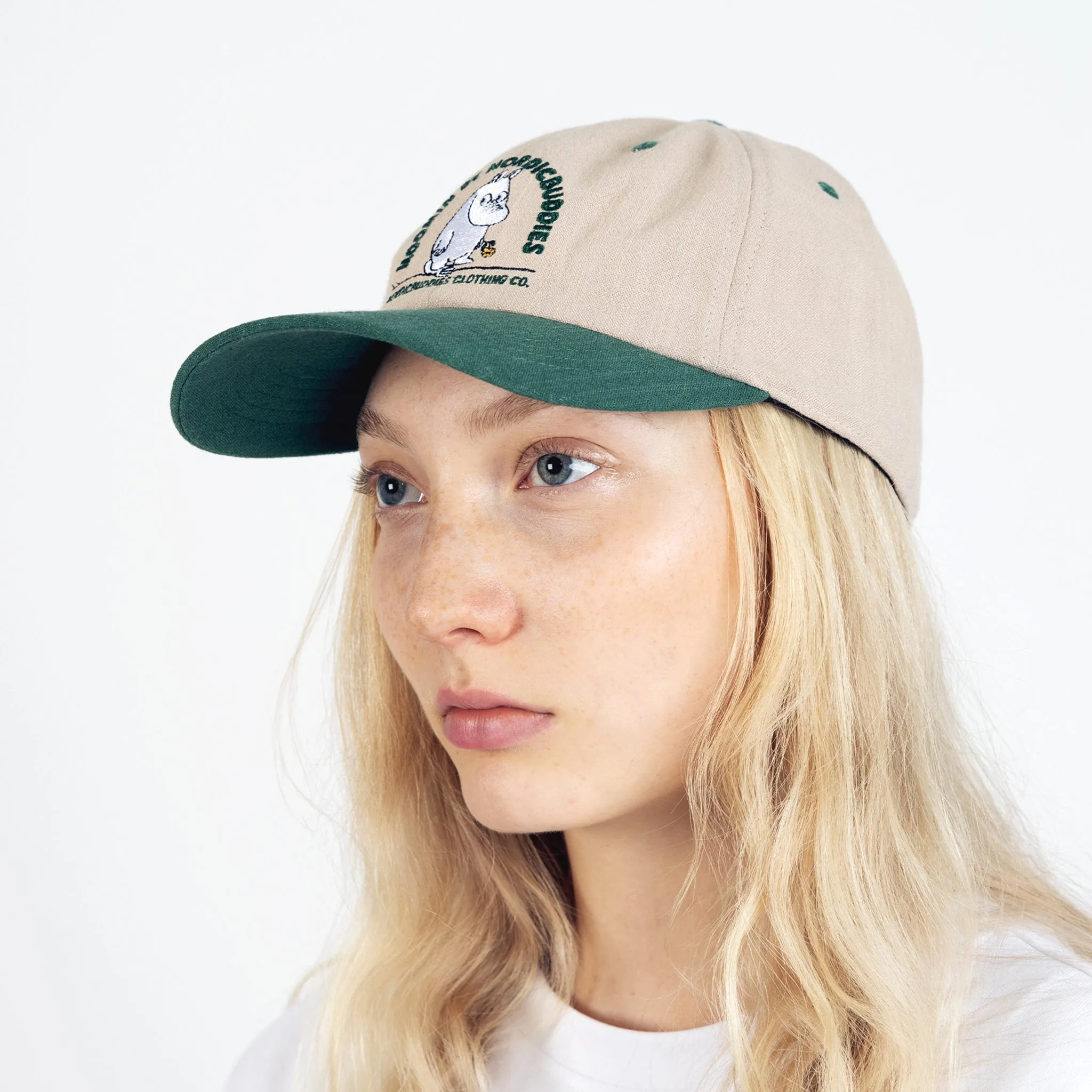Moomintroll's Flower Adult Cap