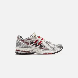 New Balance 1906R - Klassisches Karmesinrot