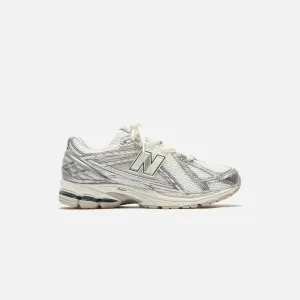 New Balance 1906R - Silber Metallic / Meersalz