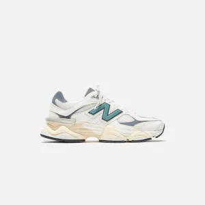 New Balance 9060 - Meersalz / Neues Tannengrün