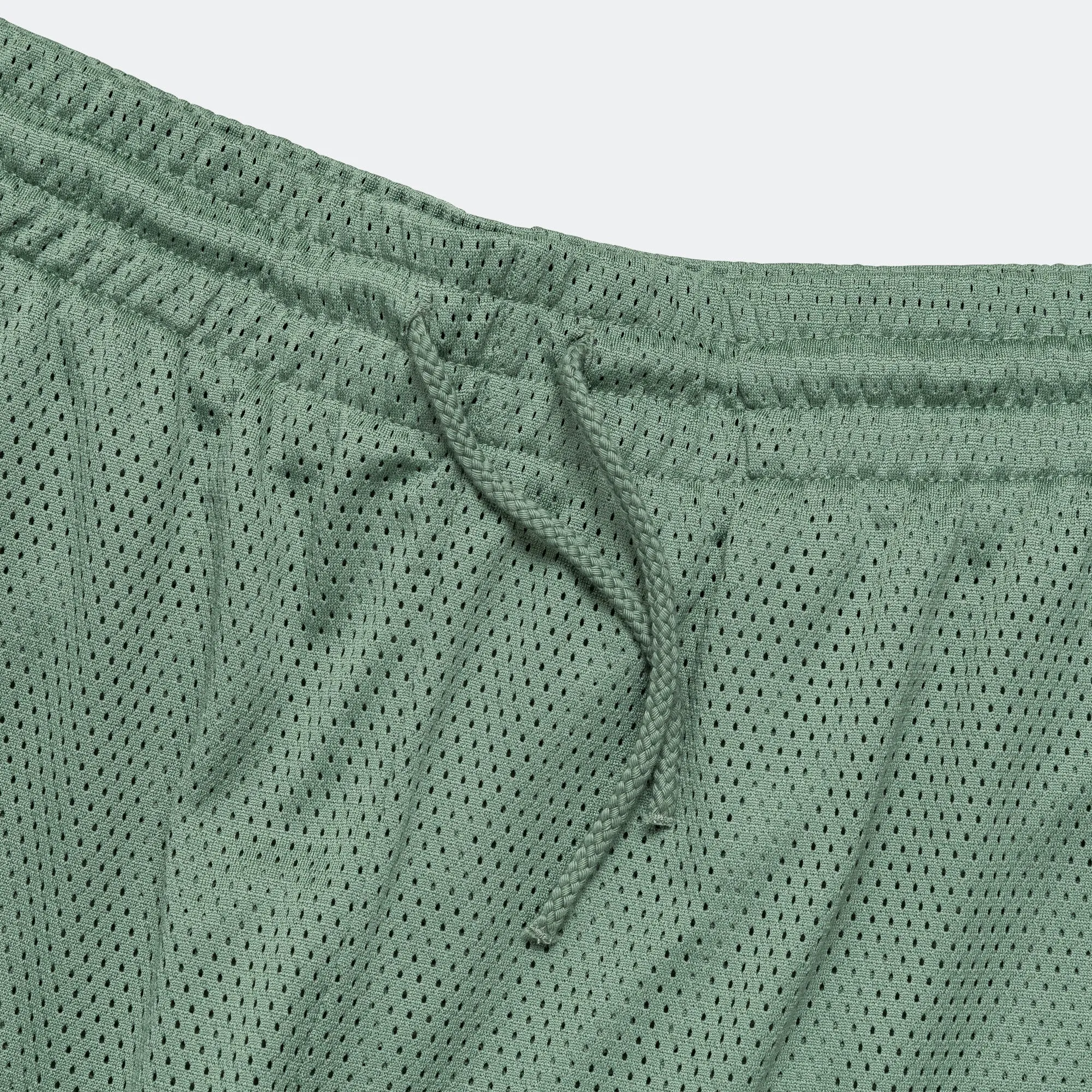 New Balance Sportbekleidung Essentials Mesh Graphic Short 5 - Dunkler Wacholder