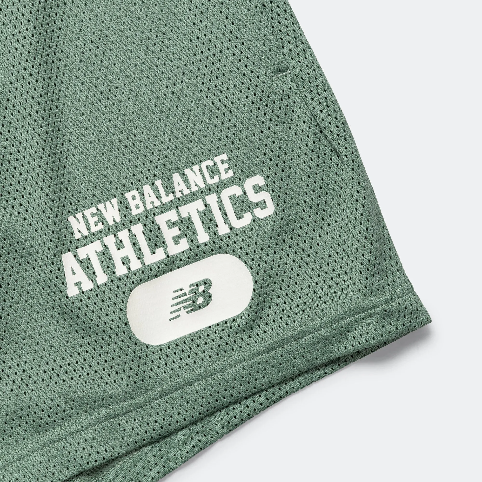 New Balance Sportbekleidung Essentials Mesh Graphic Short 5 - Dunkler Wacholder