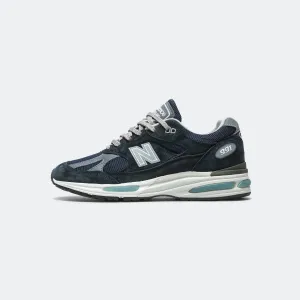 New Balance Kleidung U991NV2