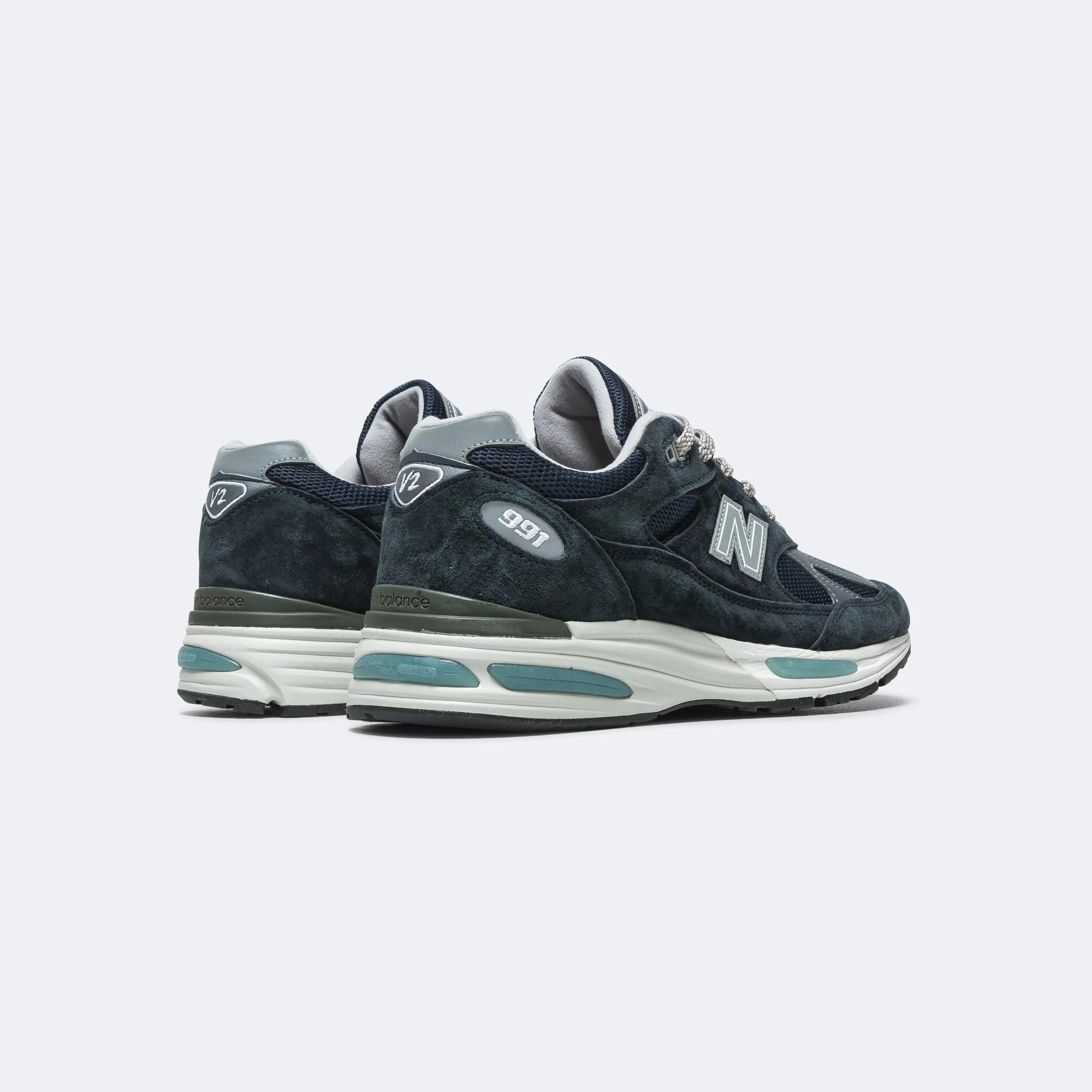 New Balance Kleidung U991NV2