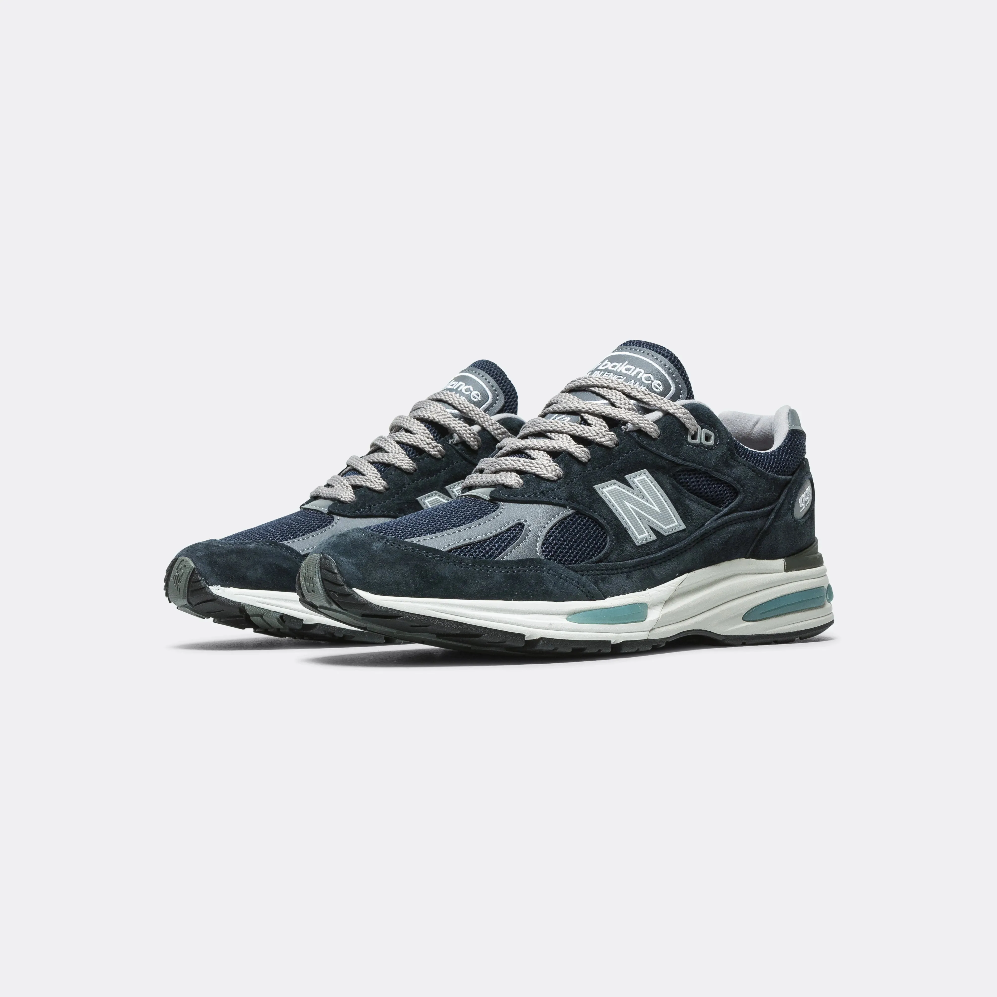 New Balance Kleidung U991NV2