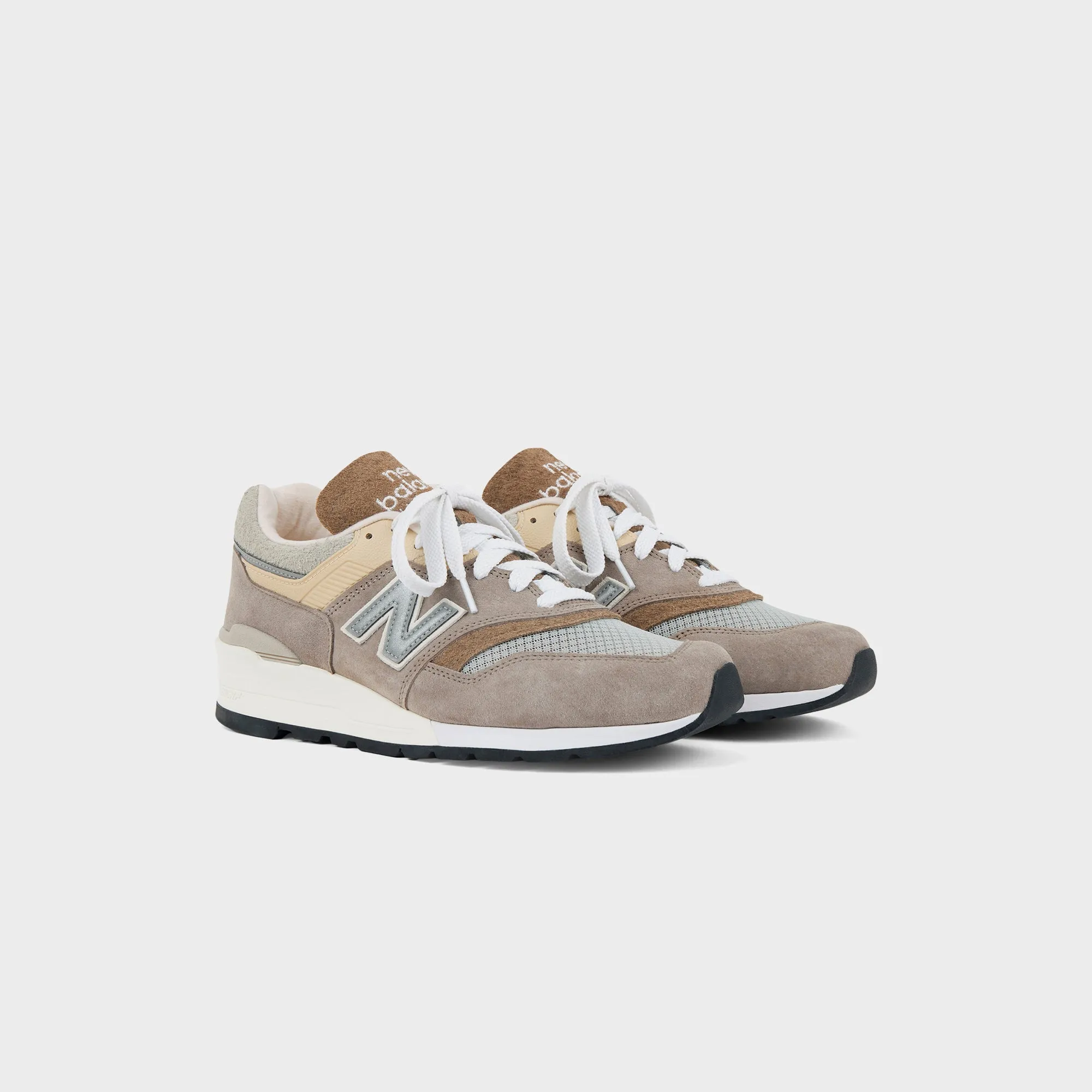 New Balance Made in USA 997 - Hellbraun / Mirage-Grau