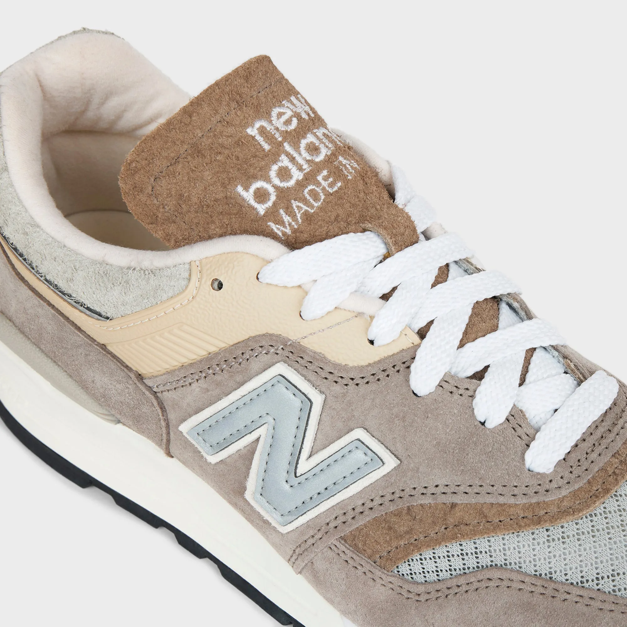 New Balance Made in USA 997 - Hellbraun / Mirage-Grau