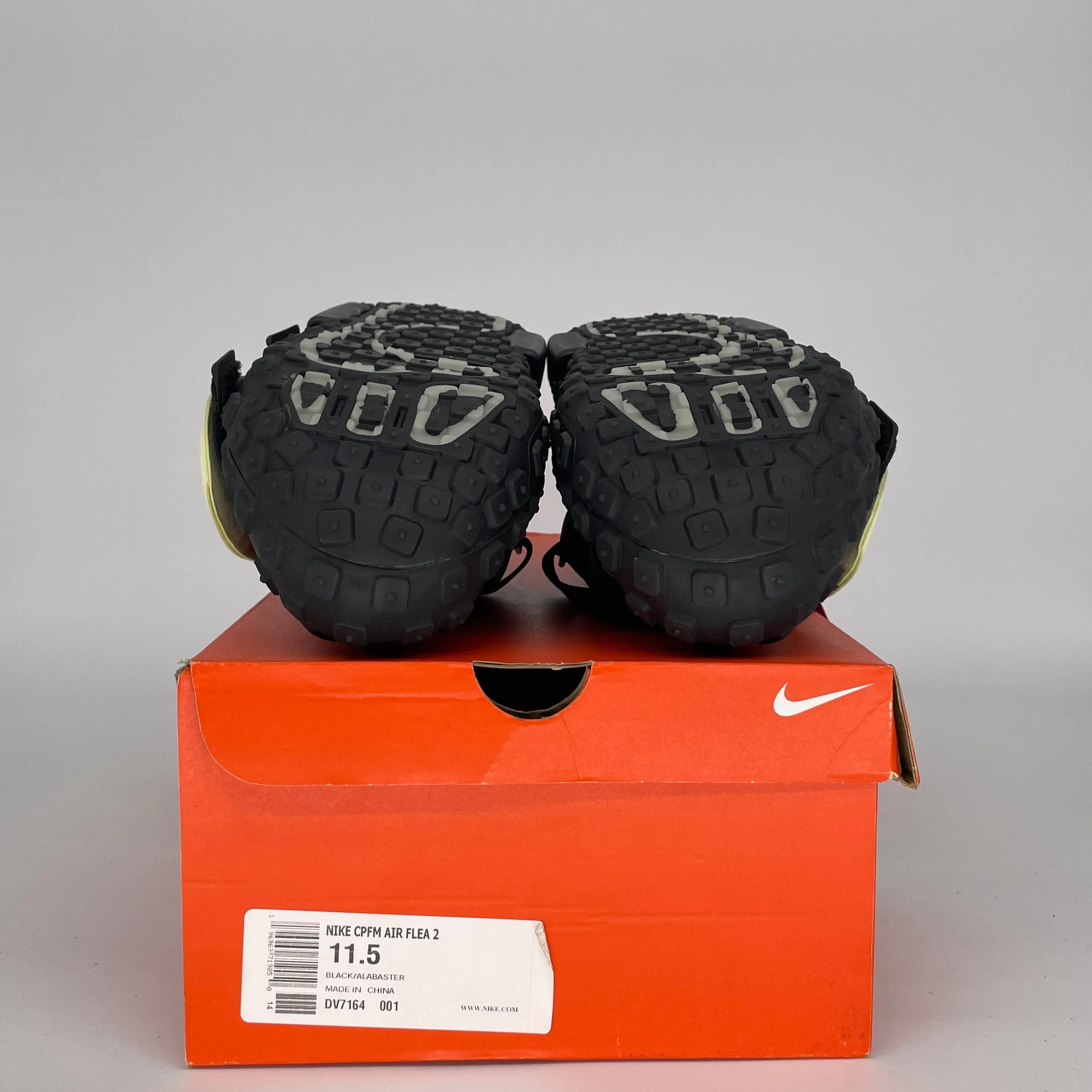 NIKE CPFM AIR FLEA 2 SCHWARZ ALABASTER GRÖSSE 11.5 DV7164-001