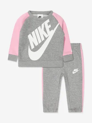 Nike Girls Oversized Futura Crew Tracksuit in Grau