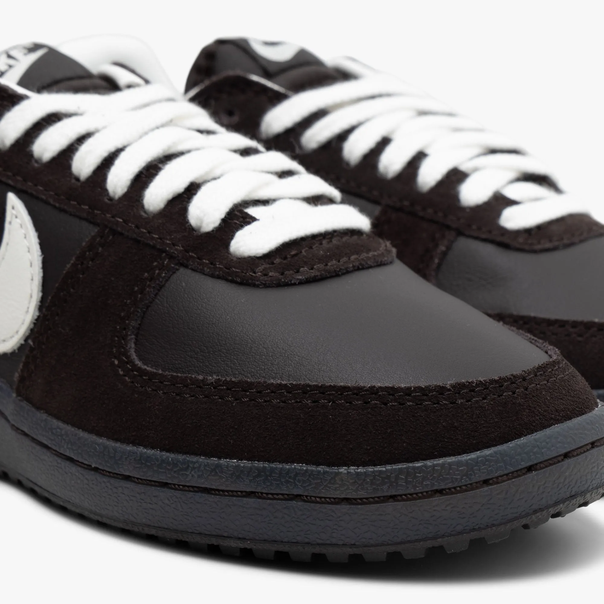 Nike Women's Field General 82 Samtbraun / Segeltuch