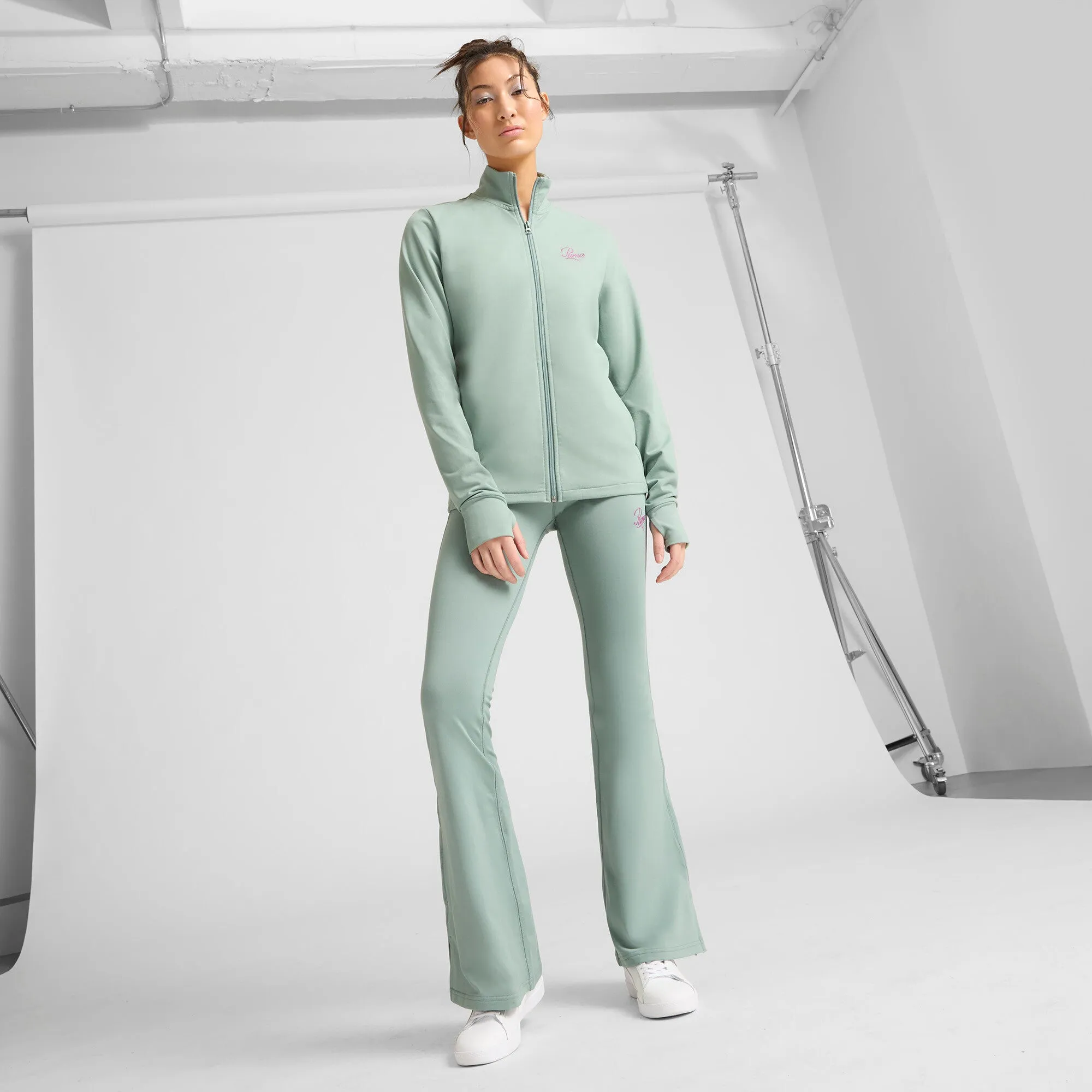 PUMA Damen ESS Script Flared Leggings