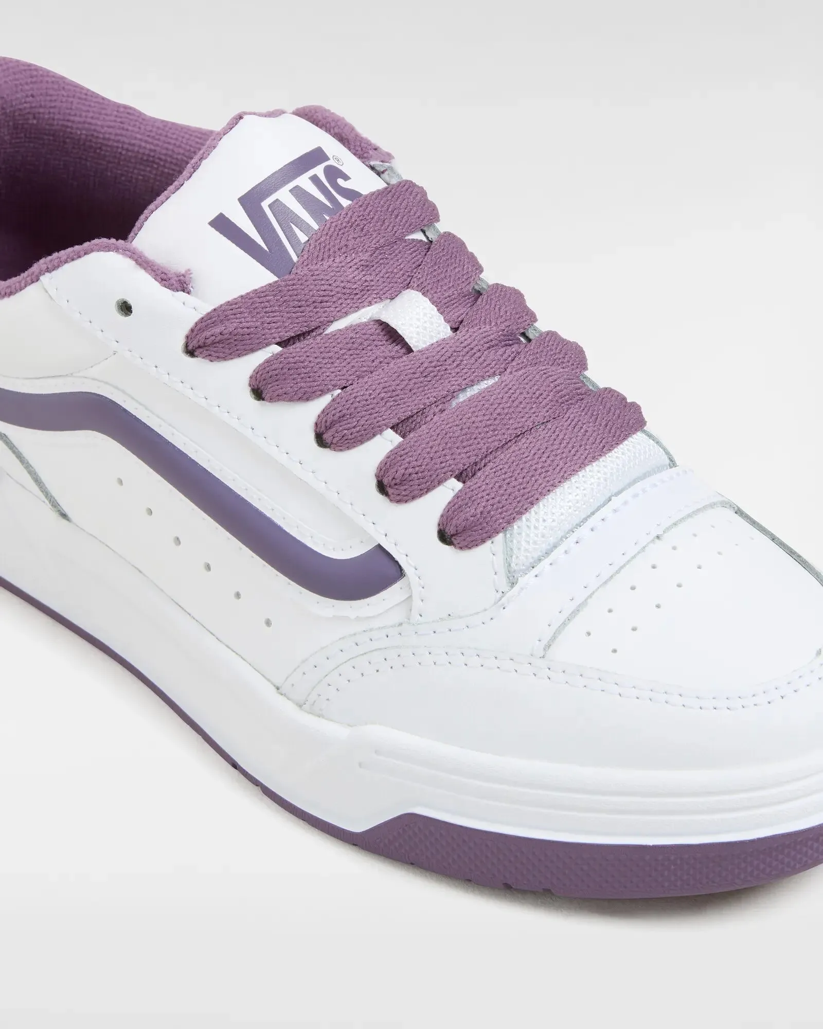 Vans Kleidung Hylane Schuhe in Knalligem Lila