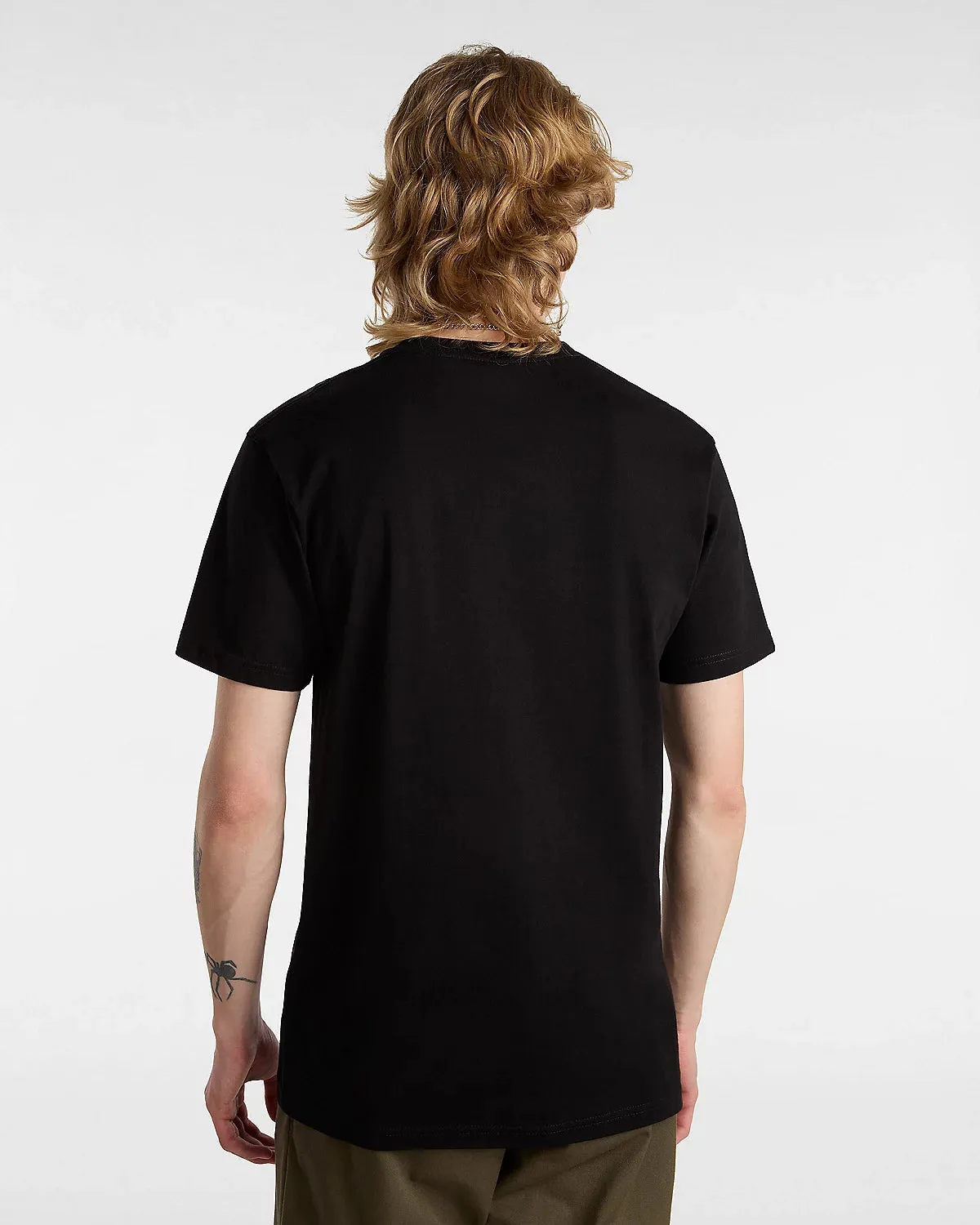 Vans Kleidung T-Shirt mit Logo auf der linken Brust in Schwarz & Weiß