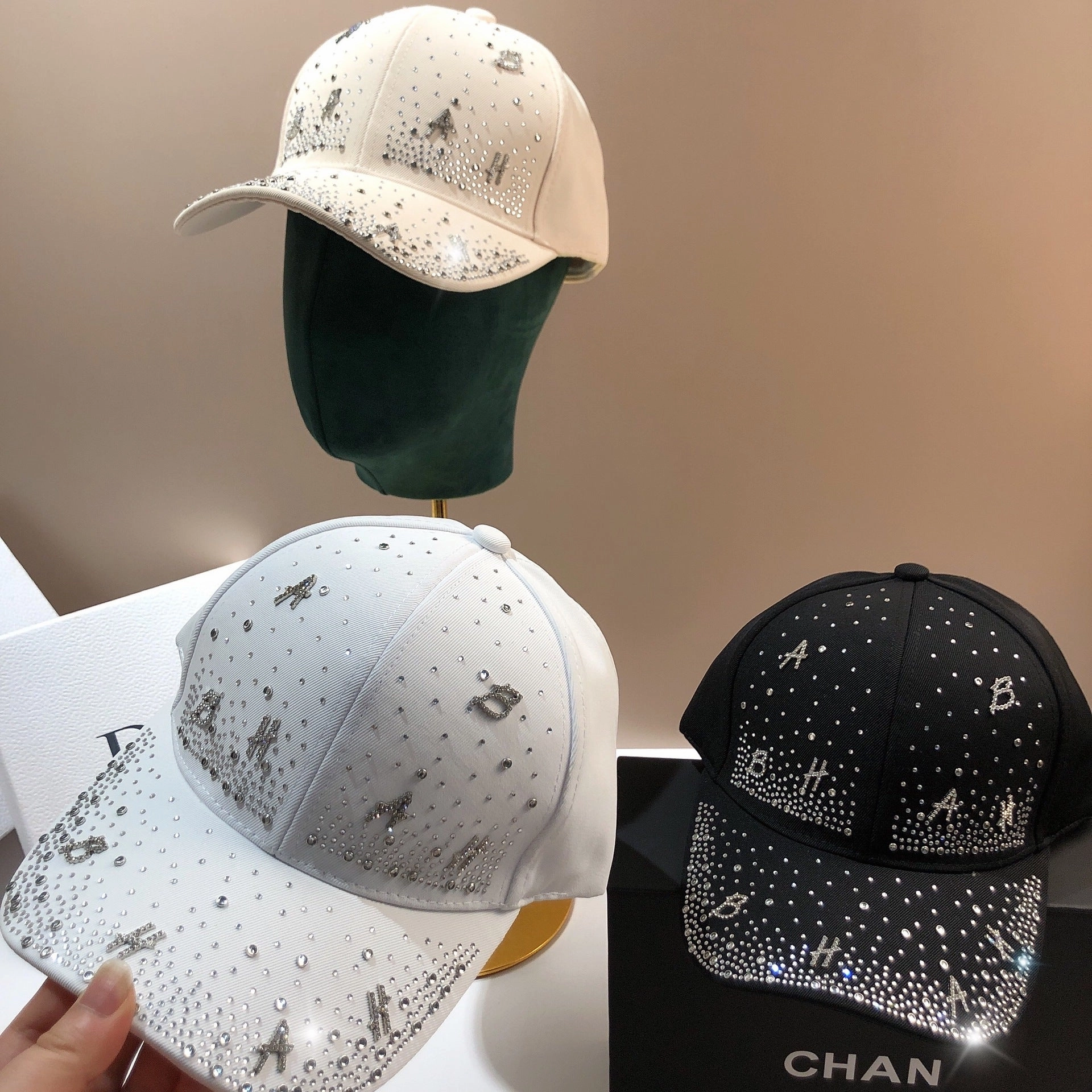 Wholesale Cotton Hot Rhinestone Three-dimensional Letter Baseball Cap