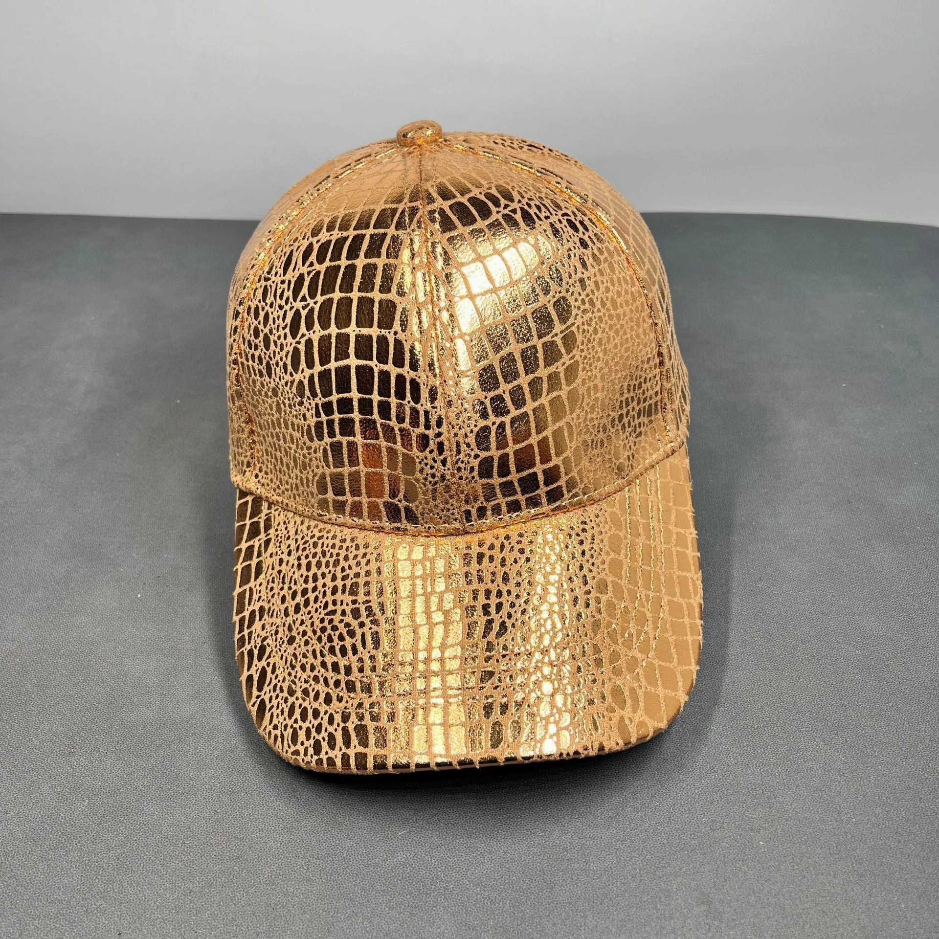 Wholesale Small Fragrance Style Versatile Temperament Cracked Baseball Cap
