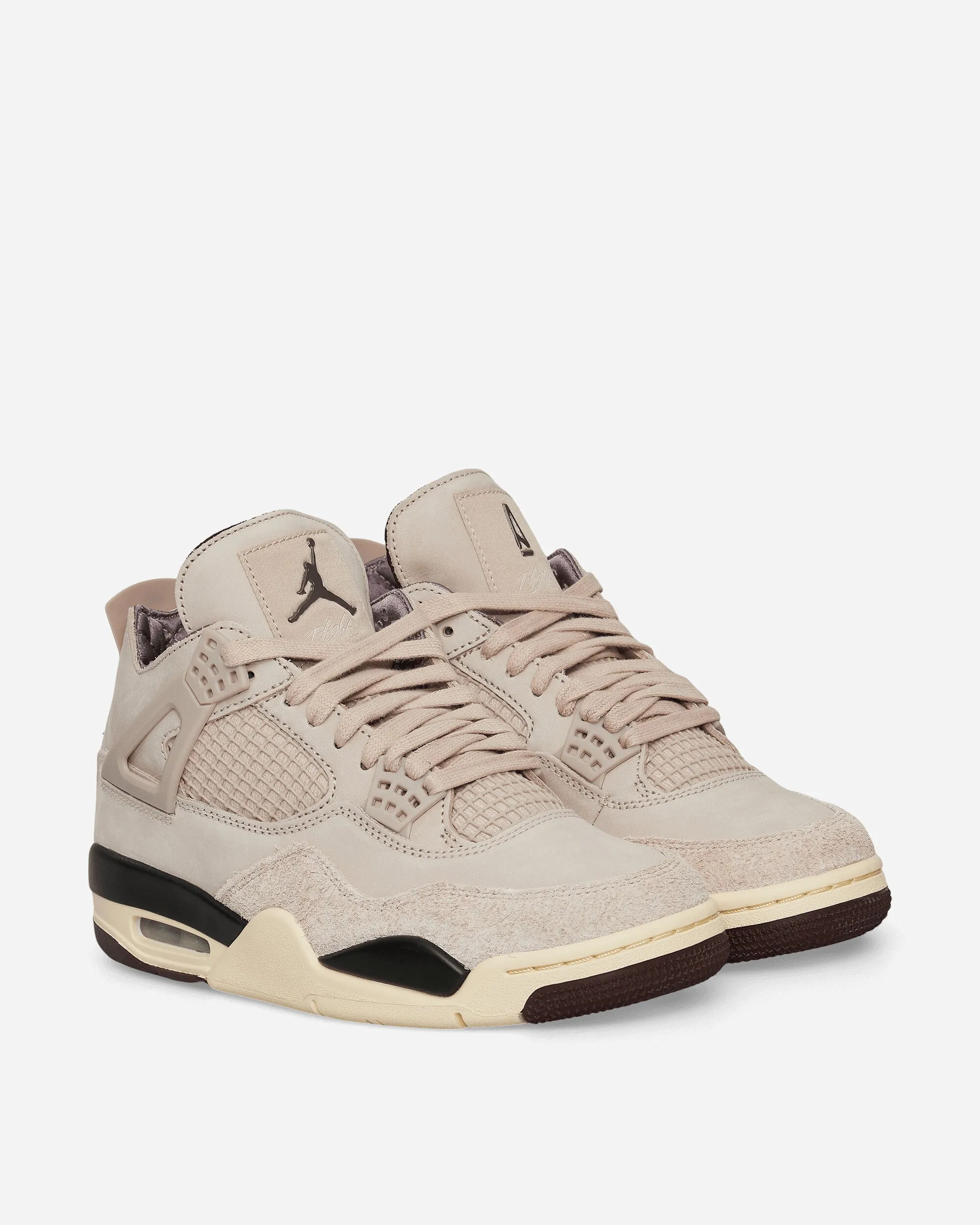A Ma Maniére Air Jordan 4 Sneakers für Damen in Fossil Stone / Metallic Pewter