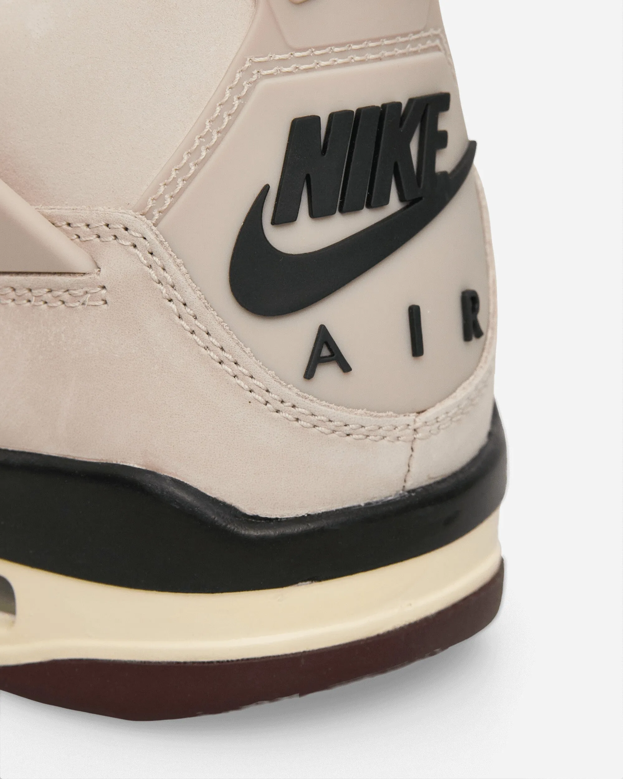 A Ma Maniére Air Jordan 4 Sneakers für Damen in Fossil Stone / Metallic Pewter