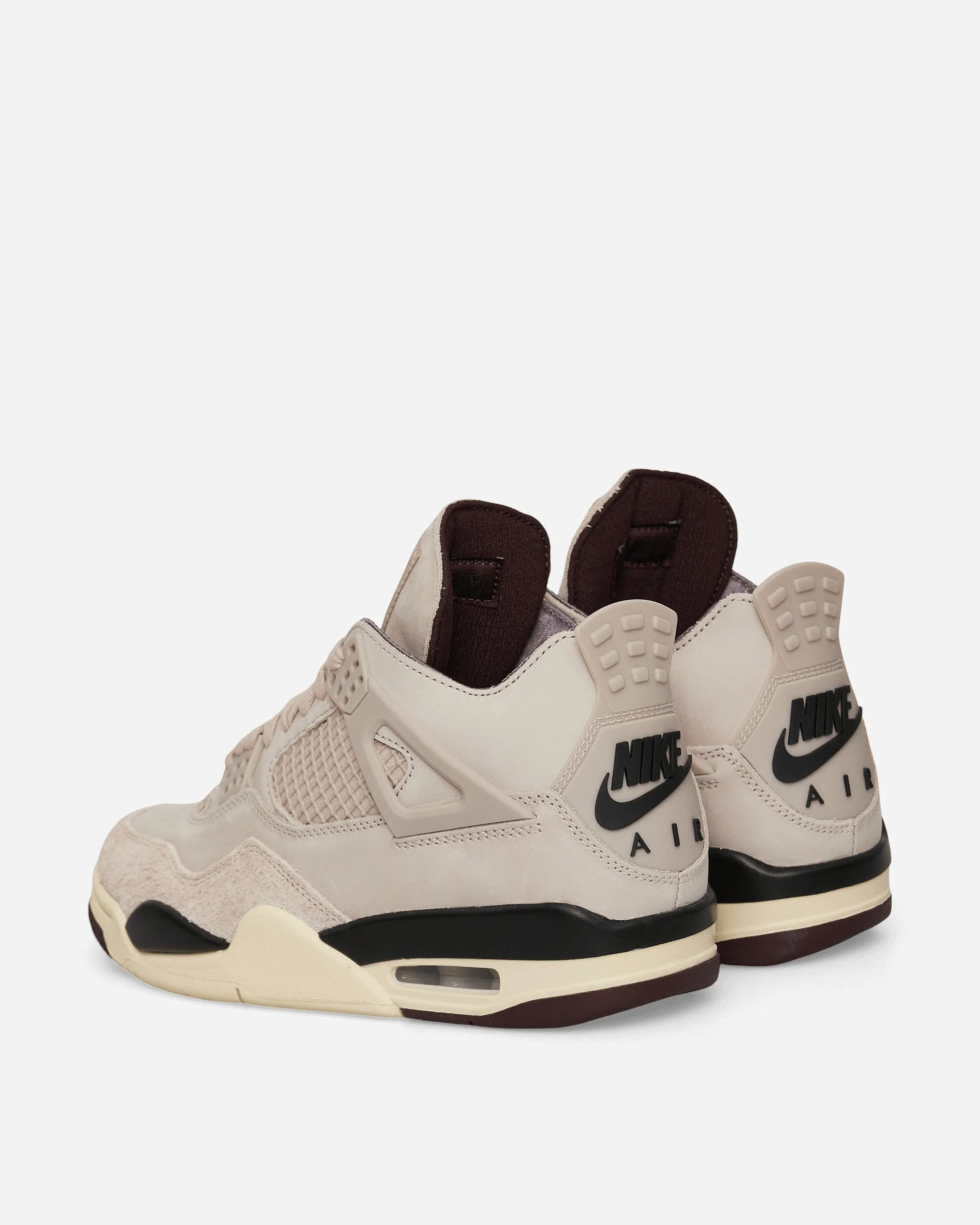 A Ma Maniére Air Jordan 4 Sneakers für Damen in Fossil Stone / Metallic Pewter
