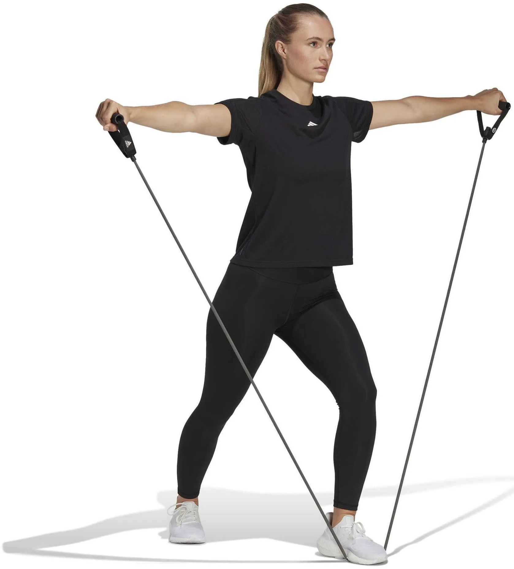 Frauen AEROREADY Train Essentials T-Shirt mit Rundhalsausschnitt und dezenter Branding