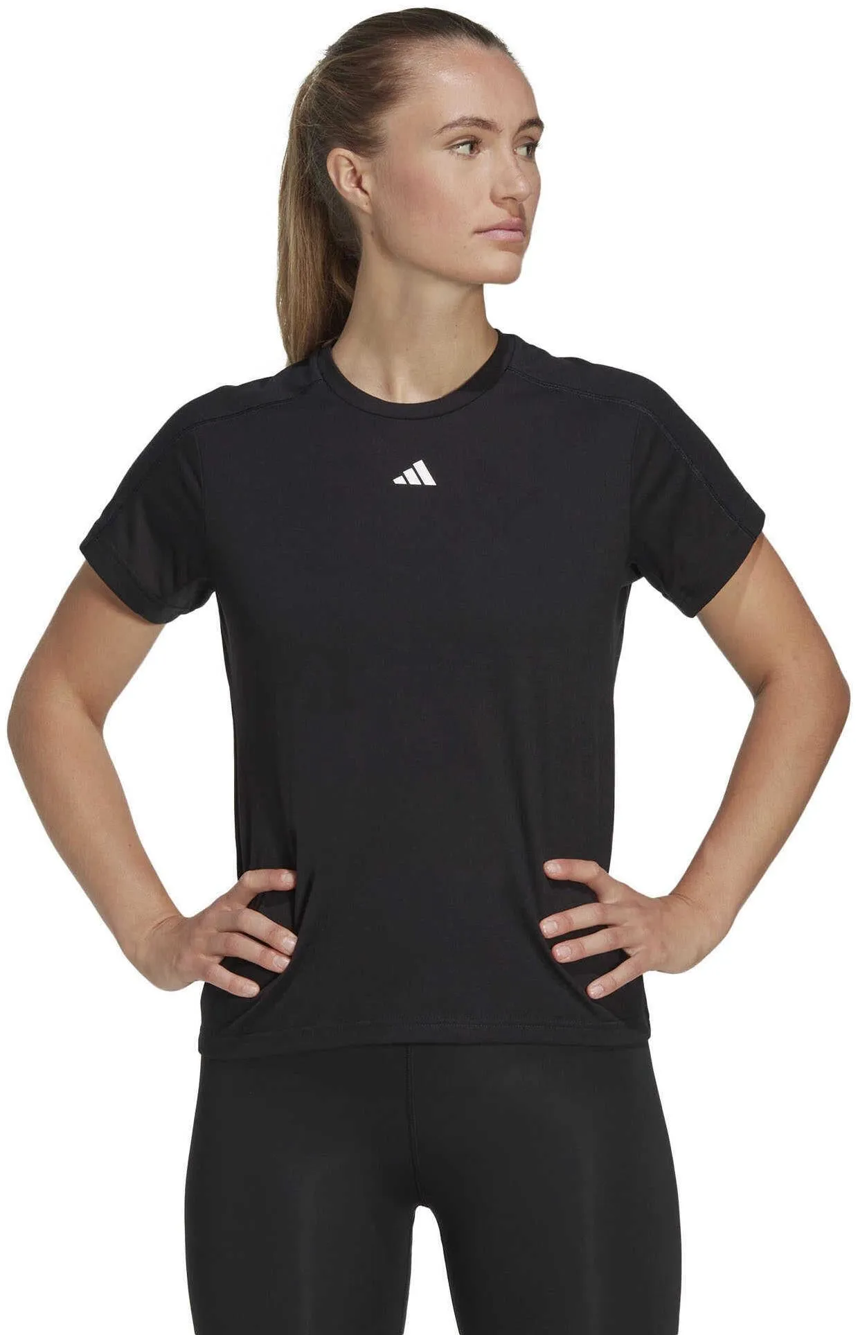 Frauen AEROREADY Train Essentials T-Shirt mit Rundhalsausschnitt und dezenter Branding