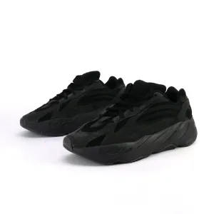 Yeezy Boost 700 V2 Vanta Black Adidas Sneaker